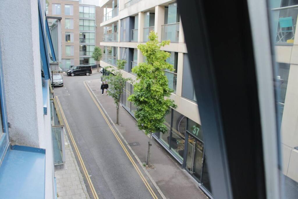 2 Bedroom Central London Apartment Modern And Stylish Exterior photo