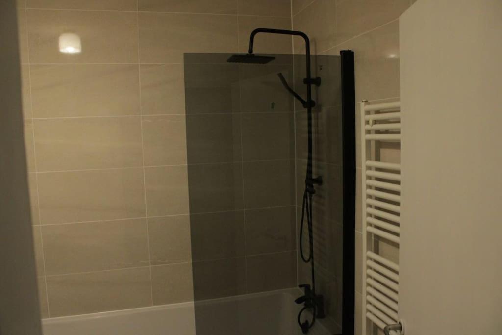 2 Bedroom Central London Apartment Modern And Stylish Exterior photo
